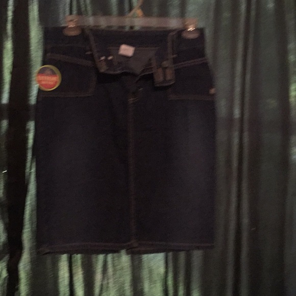 Blue jean skirt size 7 New with tags - Picture 1 of 3